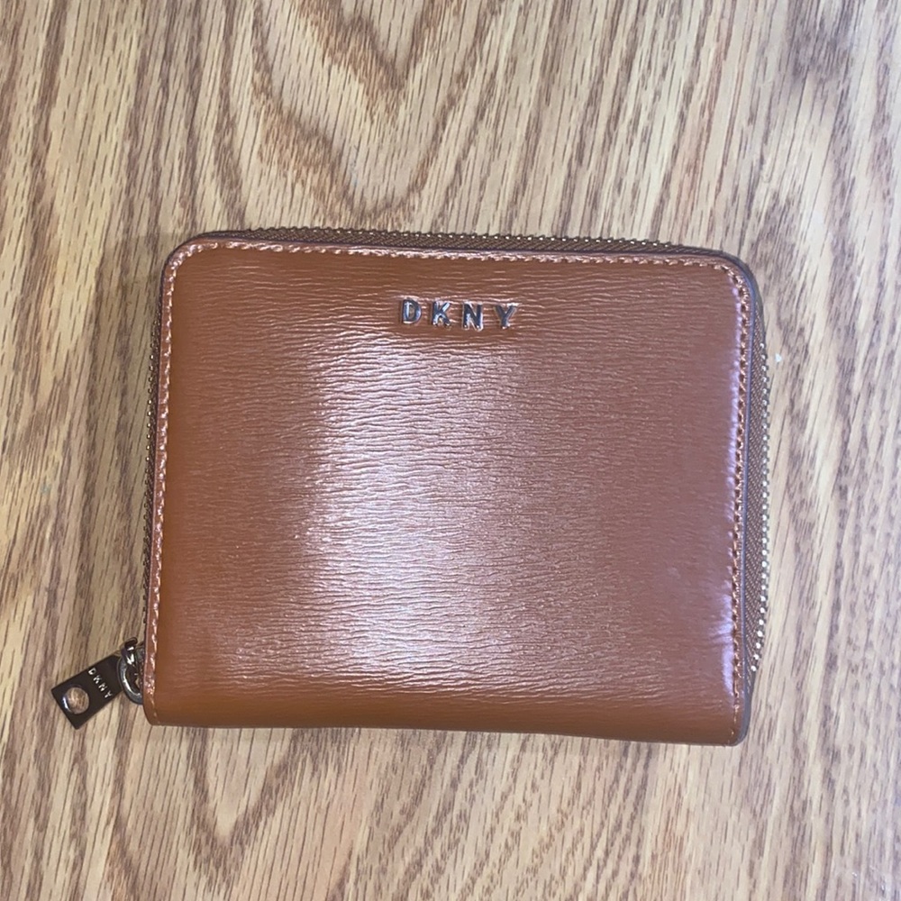 Dkny Wallet